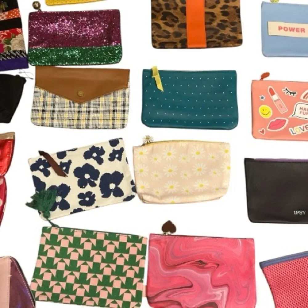 Bag mini’s Ipsy, Mary Kay ect bundle  mini, coin, excellent condition 26 total